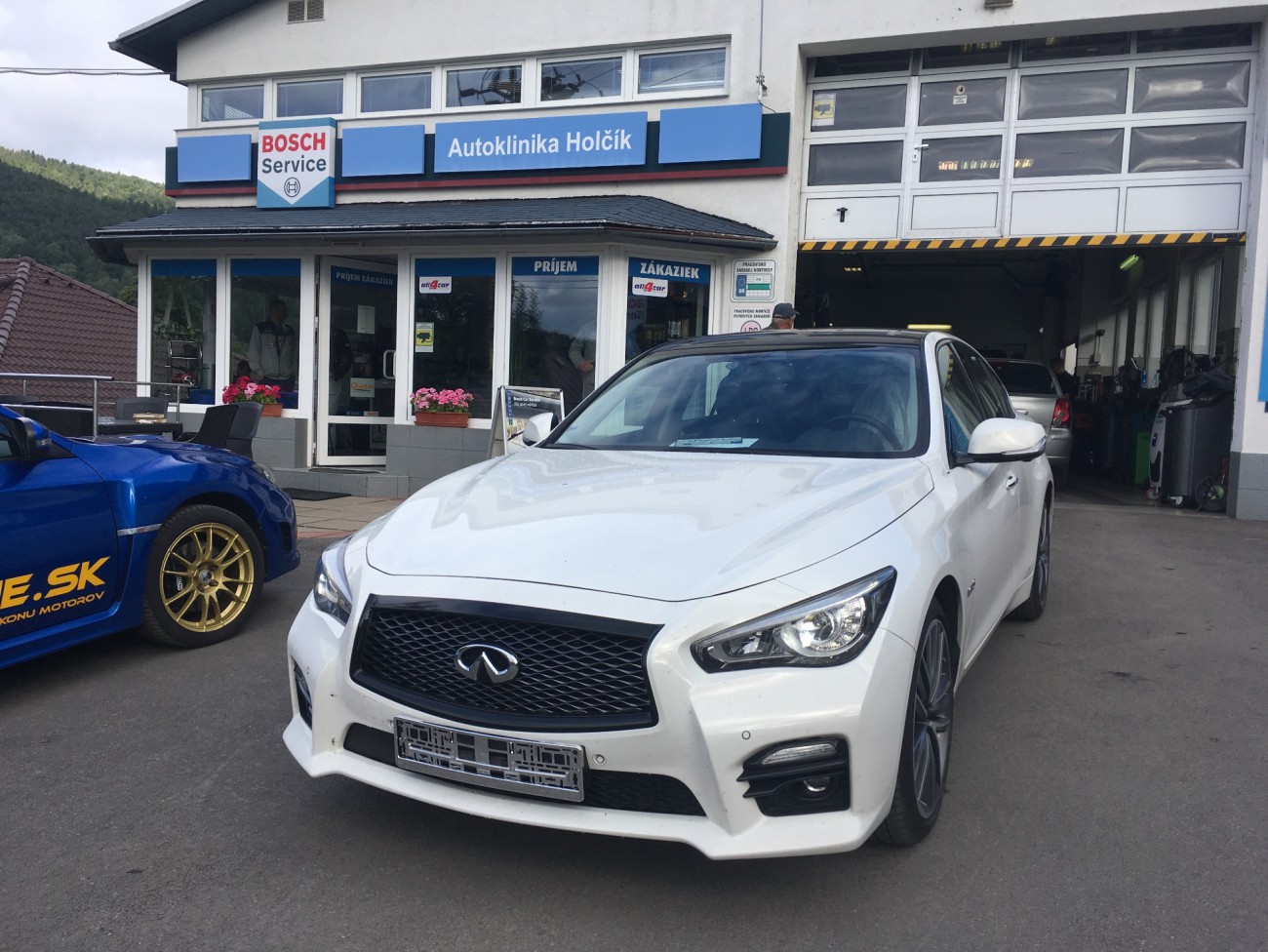 Infinity Q50 3,5 V6 225kW hybrid, prestavba hybridu na LPG